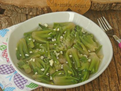 Ispanak Kökü Salatası