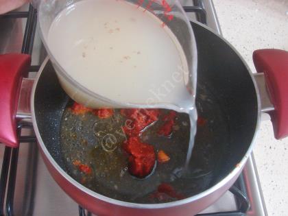 Salçalı Et Çorbası