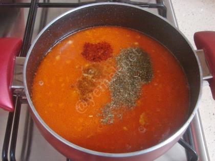 Salçalı Et Çorbası