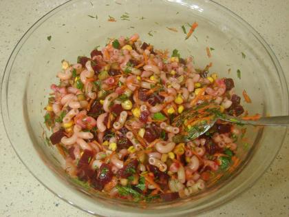 Pancarlı Makarna Salatası