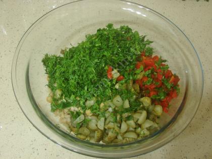 Nohutlu Buğday Salatası