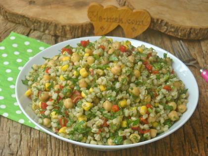 Nohutlu Buğday Salatası