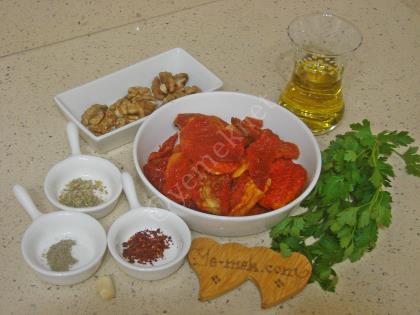 Kuru Domates Salatası