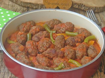 Tencerede İzmir Köfte