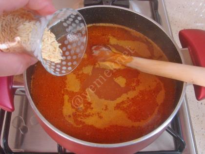 Kıymalı Yeşil Mercimekli Şehriye Çorbası