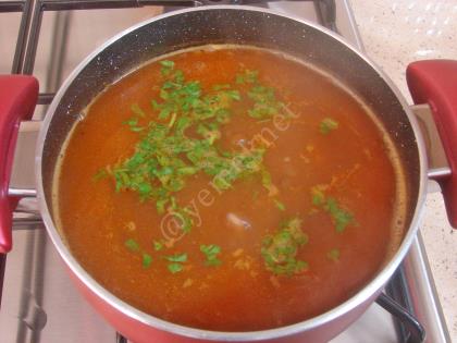 Kıymalı Yeşil Mercimekli Şehriye Çorbası