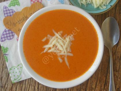 Salçalı Domates Çorbası