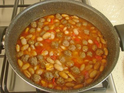 Köfteli Barbunya Yemeği