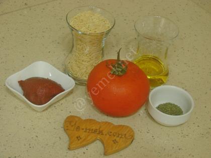 Salçalı Arpa Şehriye Çorbası