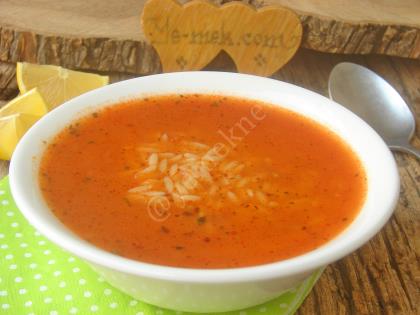 Salçalı Arpa Şehriye Çorbası