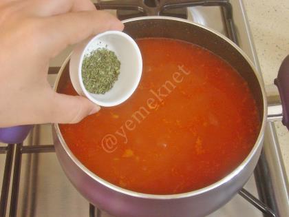 Salçalı Arpa Şehriye Çorbası