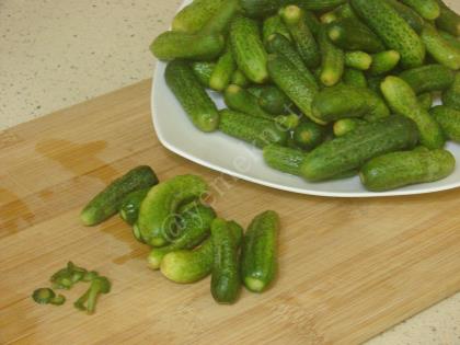 Sıcak Suyla Kornişon Turşusu