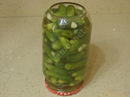 Sıcak Suyla Kornişon Turşusu