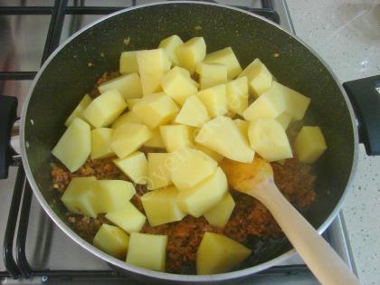 Sulu Patates Yemeği