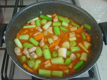 Tavuklu Pırasa Yemeği