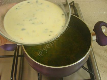 Kereviz Yaprağı Çorbası