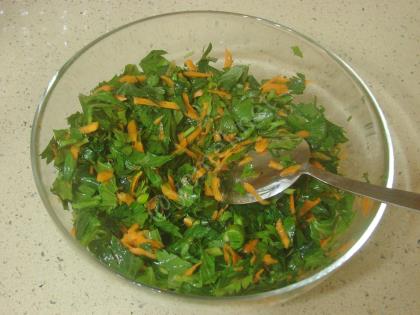 Kereviz Yaprağı Salatası