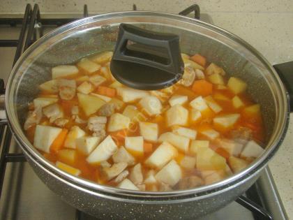 Tavuklu Kereviz Yemeği