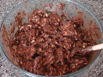 Çikolata Soslu Pudingli Mozaik Pasta