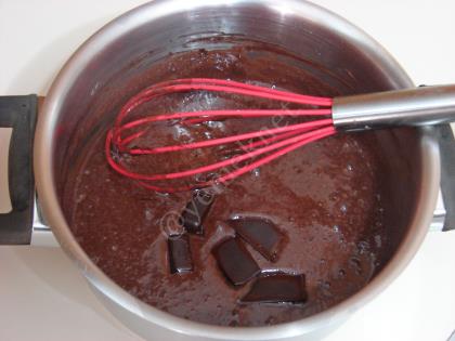 Çikolata Soslu Pudingli Mozaik Pasta