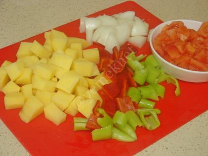 Fırında Sebzeli Tavuk Sote