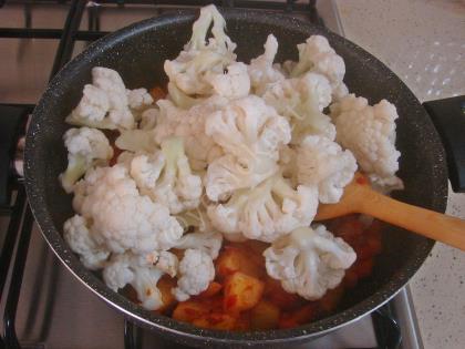 Zeytinyağlı Karnabahar Yemeği