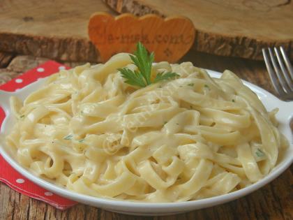 alfredo soslu fettucine tarifi nasil yapilir resimli yemek tarifleri