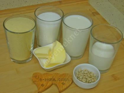 Fıstıklı İrmik Helvası