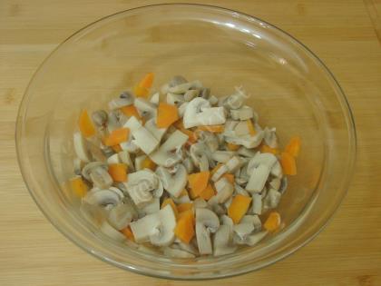 Yoğurtlu Mantar Salatası