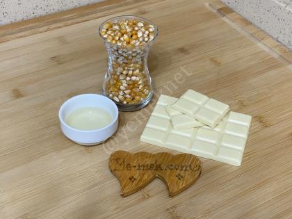 Beyaz Çikolatalı Patlamış Mısır