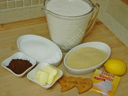 İki Renkli Sütlü İrmik Tatlısı