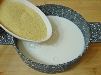 İki Renkli Sütlü İrmik Tatlısı