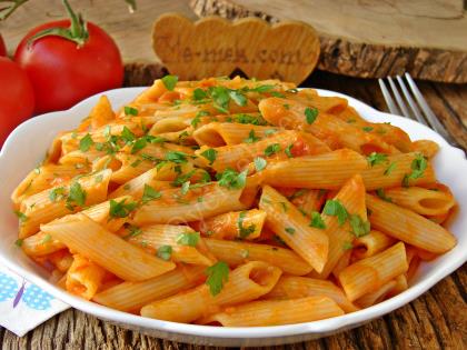 Sosuyla Pişen Makarna