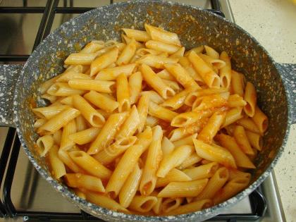 Sosuyla Pişen Makarna