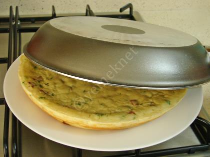 Tavada Yufkasız Börek