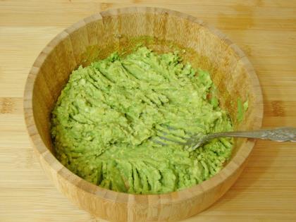 Peynirli Avokado Ezmesi