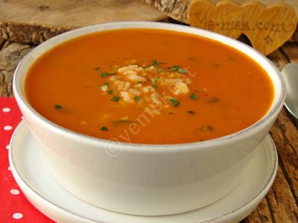 Pirinçli Domates Çorbası