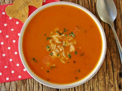Pirinçli Domates Çorbası