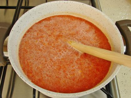 Pirinçli Domates Çorbası