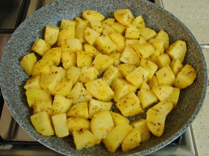 Tavada Haşlanmış Patates Kızartması