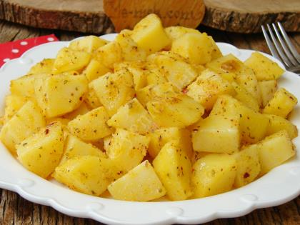 Baharatlı Patates Salatası