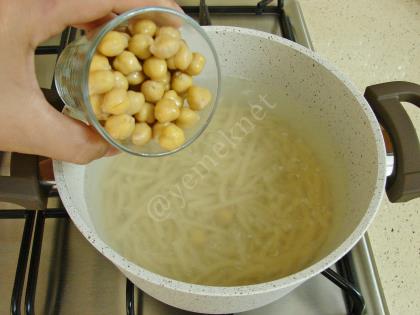 Erişteli Nohutlu Yayla Çorbası