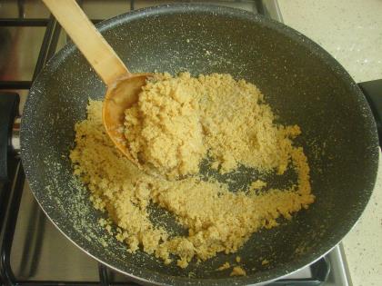 Sütsüz İrmik Helvası