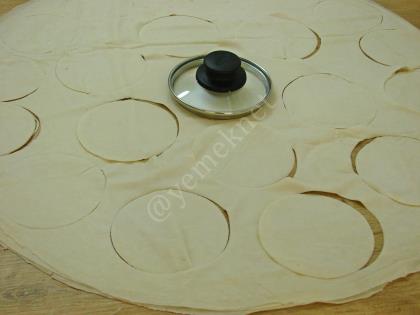 Yufkadan Çiğ Börek