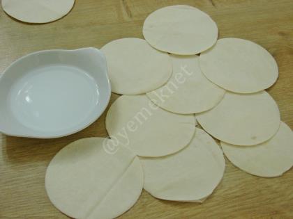 Yufkadan Çiğ Börek