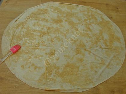 Hazır Yufkadan Tahinli Çörek