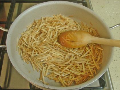 Tavuklu Erişte Salatası