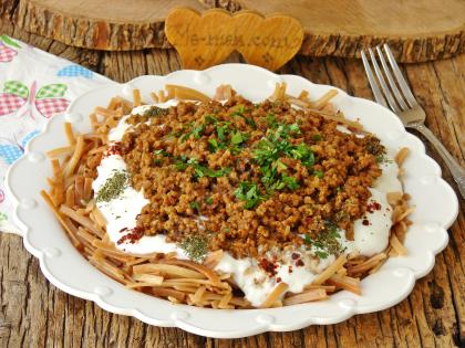 Yoğurtlu Kıymalı Erişte