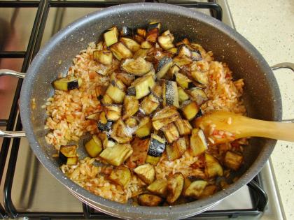 Patlıcanlı Pirinç Pilavı