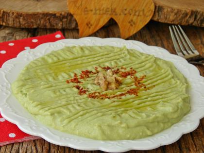 Avokadolu Humus